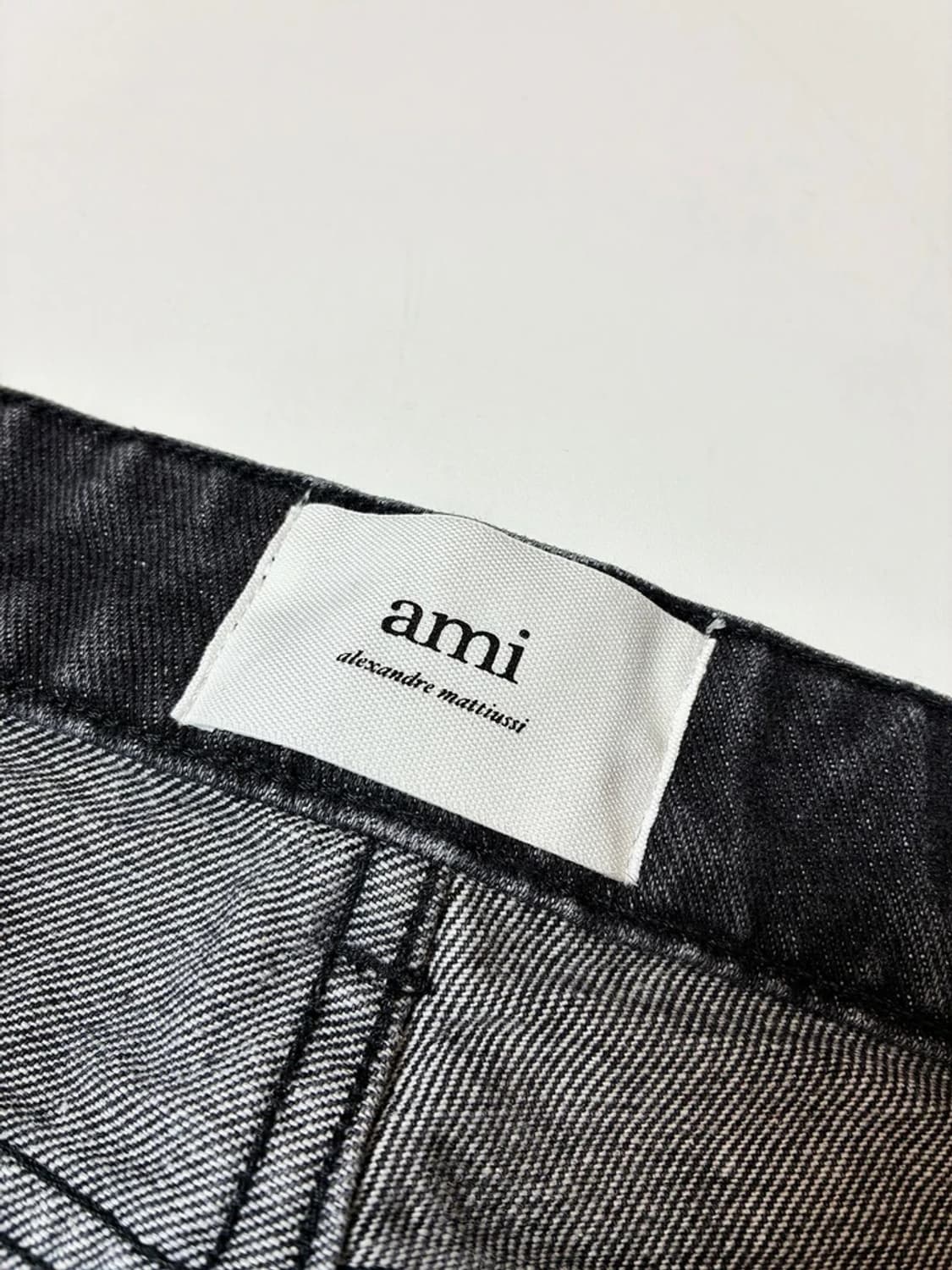 아미 AMI 스트레이트 가죽 탭 데님 팬츠 PN8349 상품이미지6