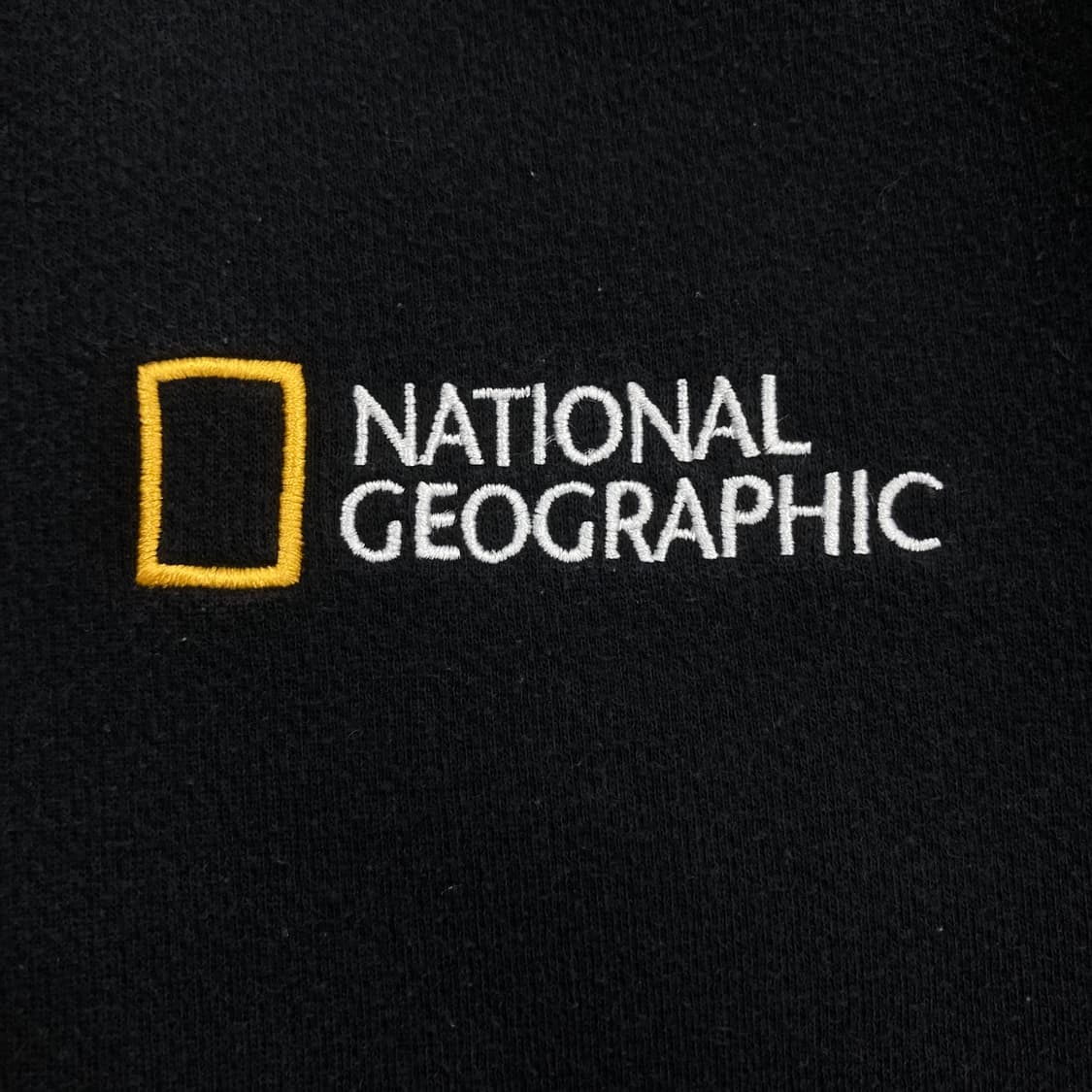 내셔널 지오그래픽 블랙 컬러 스몰 로고 맨투맨 상품이미지2