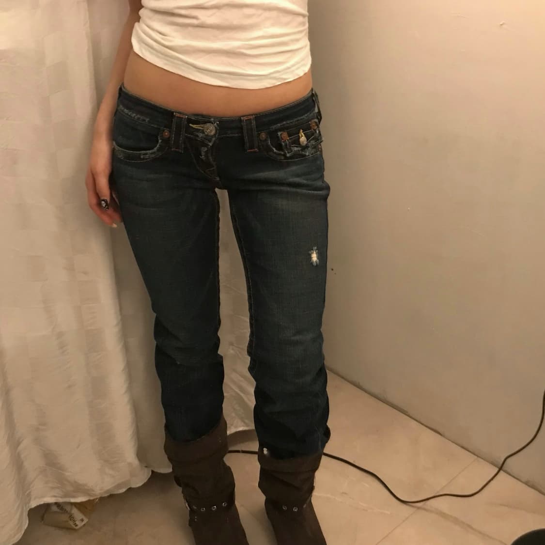 True Religion 트루릴리전 로우 데미지 부츠컷 데님 상품이미지2