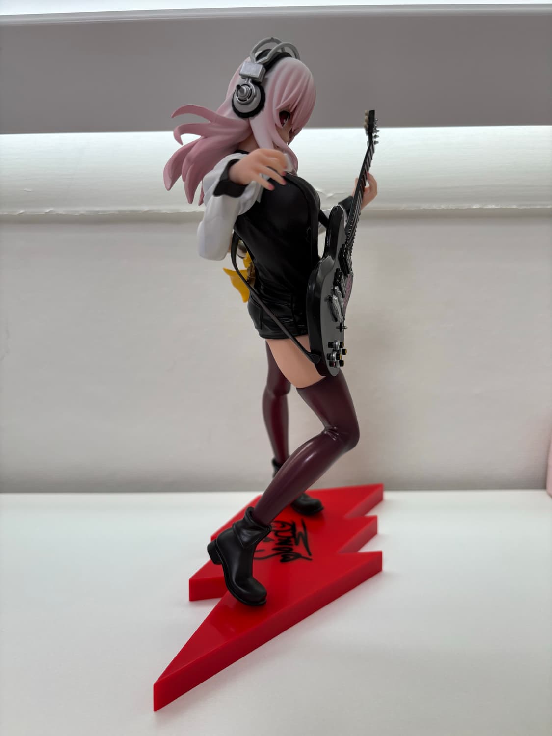 슈퍼소니코 프리미엄 피규어 A상 핑크 미소녀 기타 블랙 반프레스토 상품이미지4