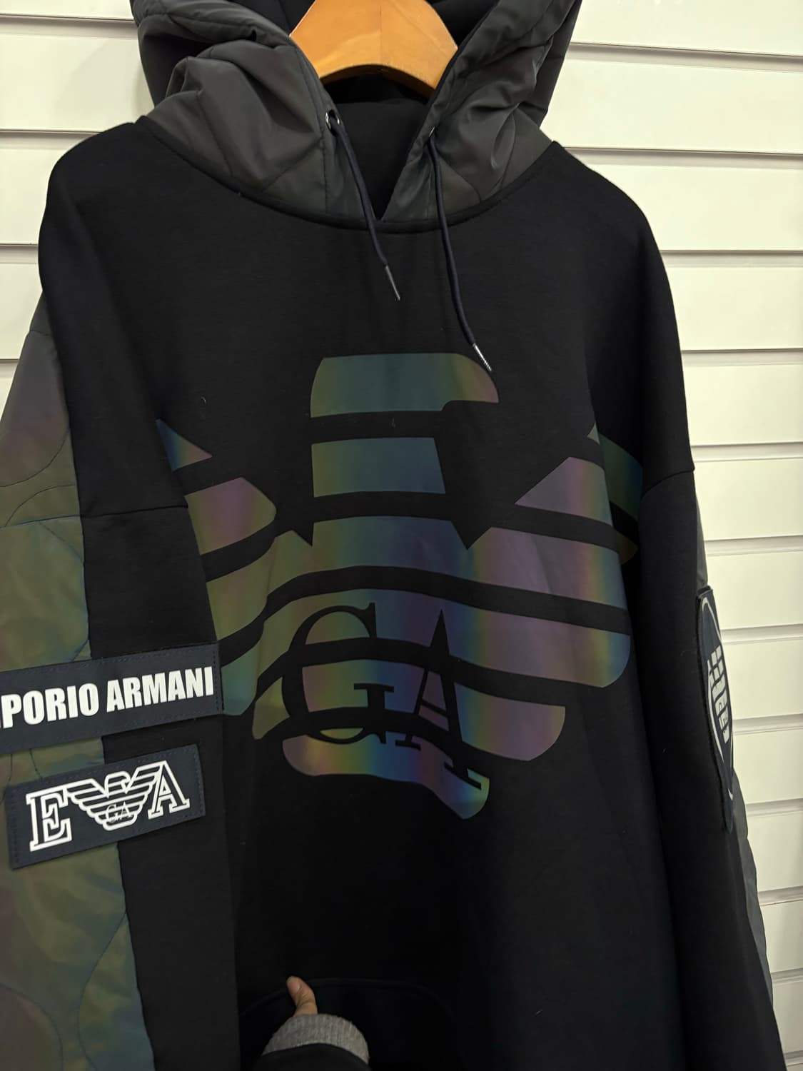 엠포리오 아르마니 블랙 리플렉티브 후드 패딩 105-110 상품이미지3