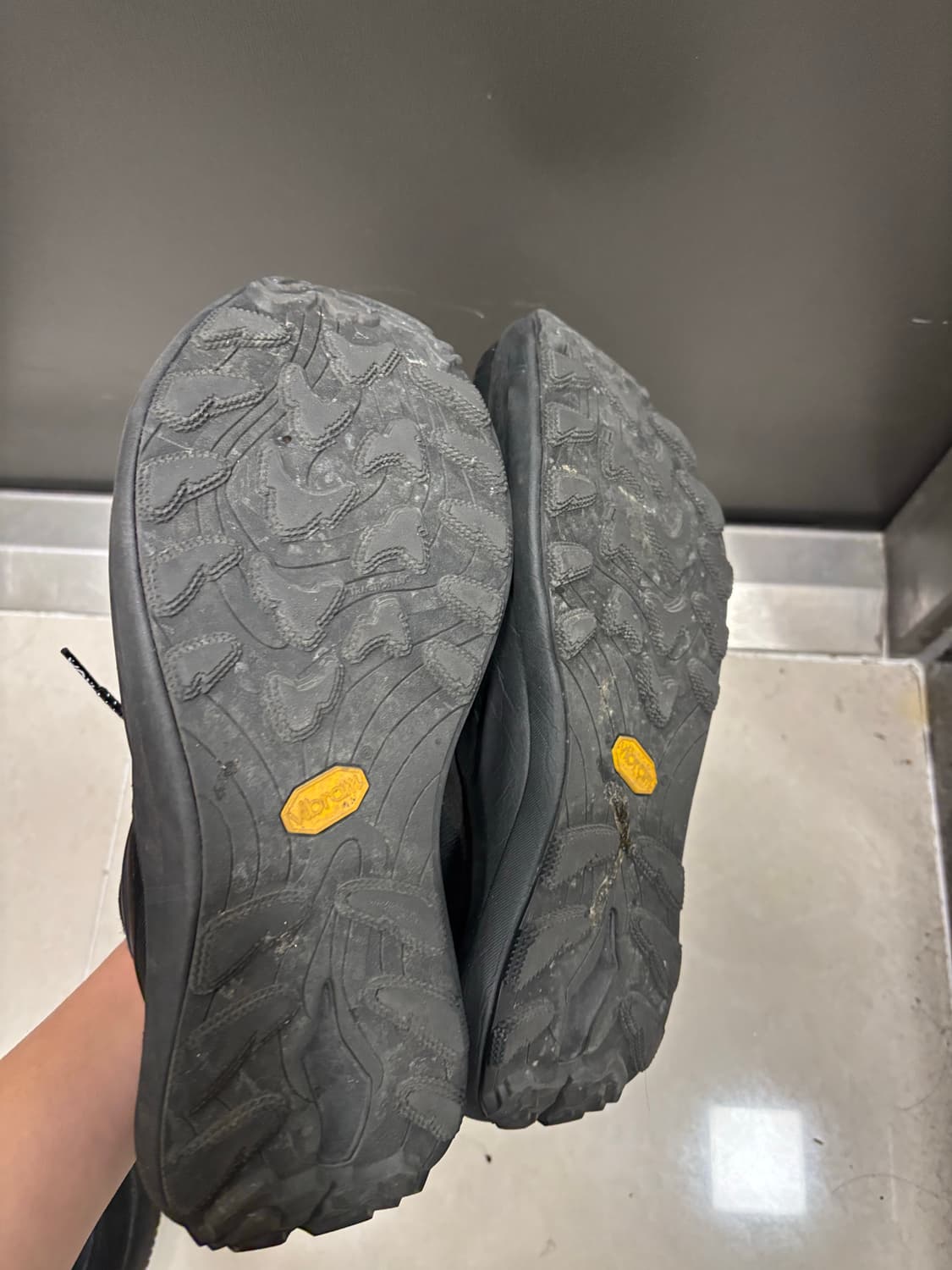 로아 셀라 블랙 42 상품이미지2