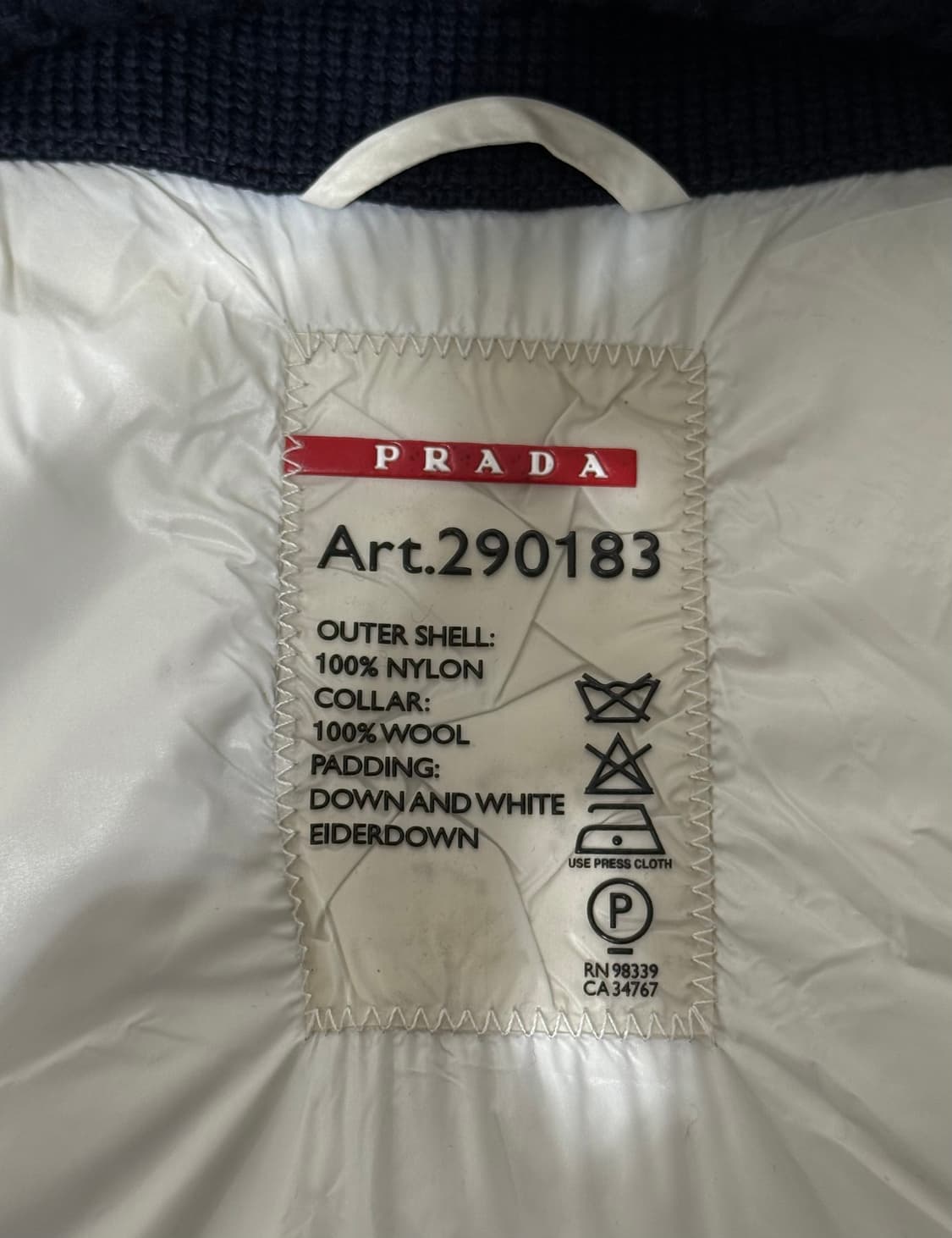 프라다 울 카라 숏 슬리브 다운자켓 상품이미지4