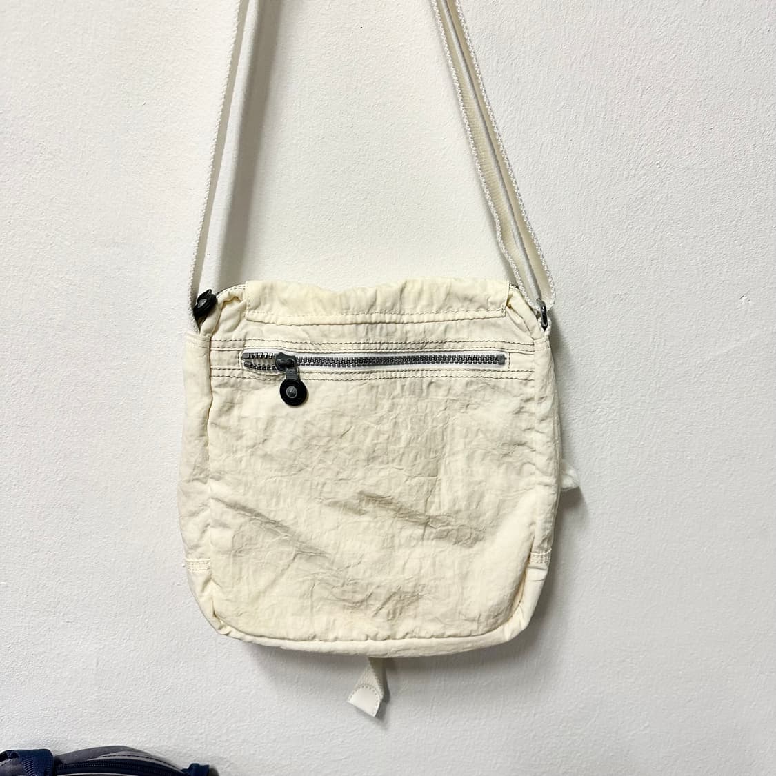 키플링 아이보리 숄더백 상품이미지4