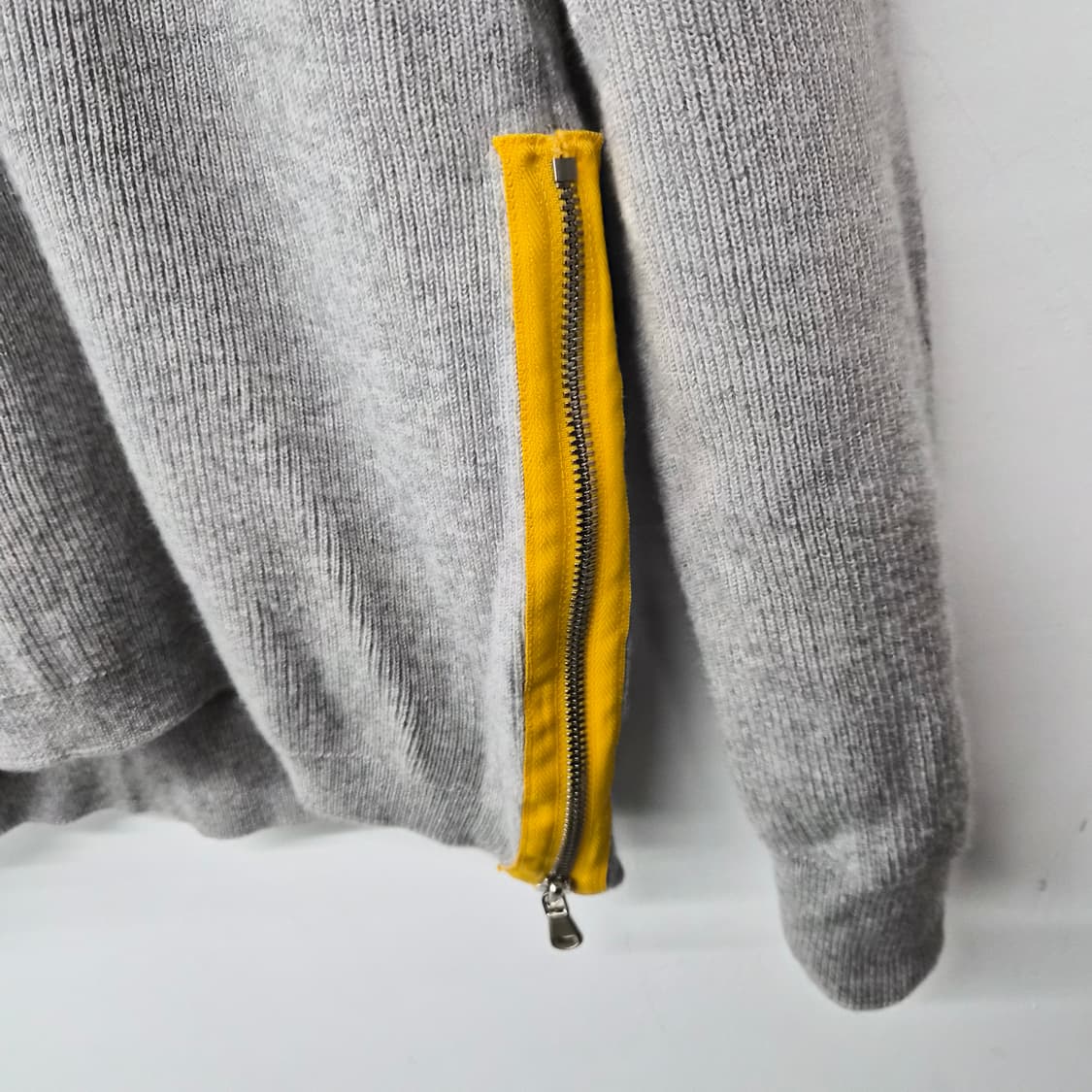 솔리드 옴므 지퍼 디테일 그레이 니트 남성 M 상품이미지2