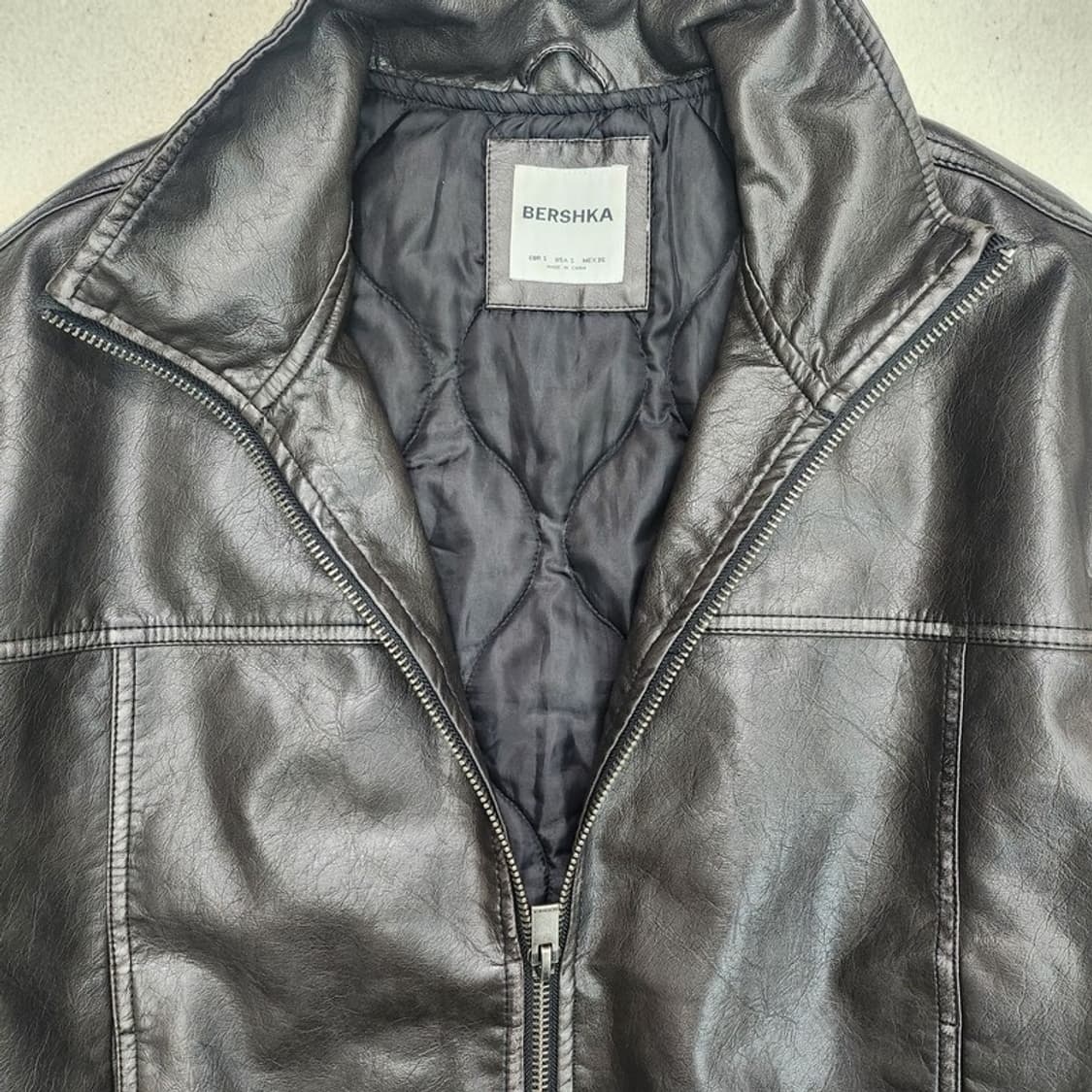 BERSHKA 워싱 레더 자켓  S 상품이미지4