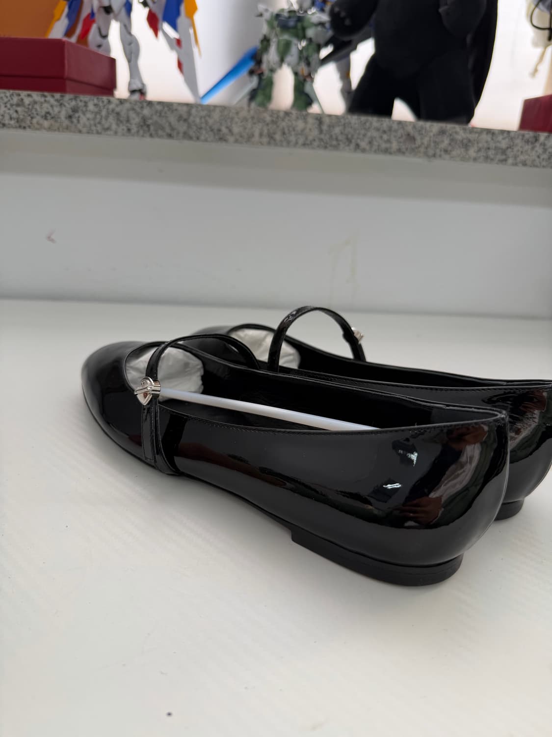 새제품) 루이비통 정품 에나멜 메리제인 플랫 슈즈 37.5 상품이미지7