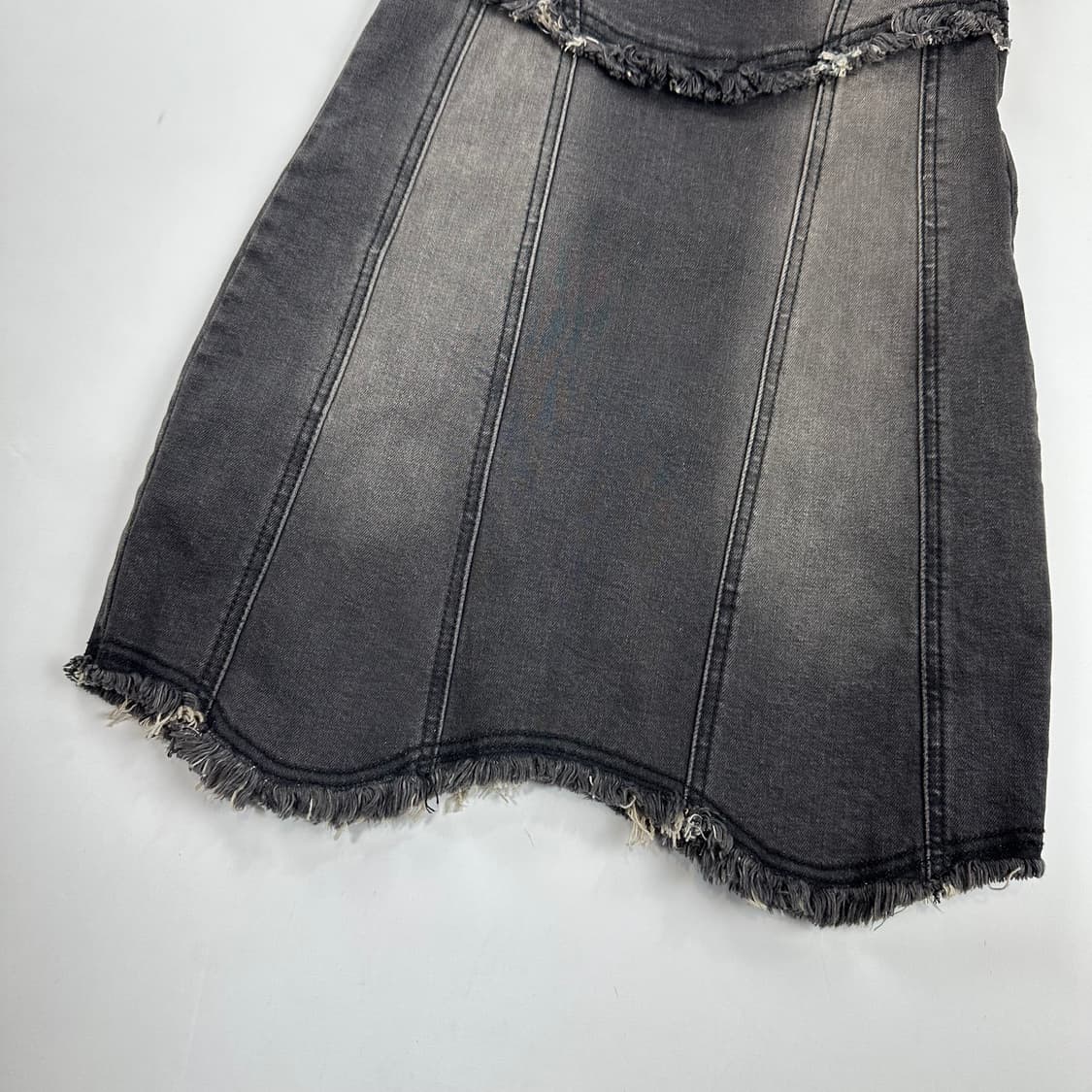 유즈  BUSTIER ROUGH CUTTING 데님 드레스 탑 상품이미지9