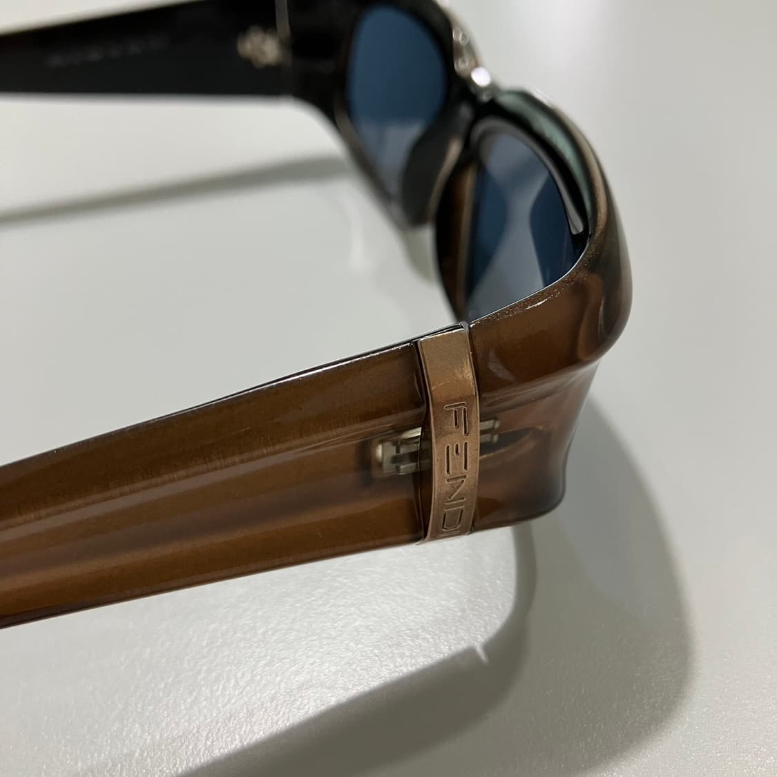 FENDI 펜디 주카로고 선글라스 상품이미지2