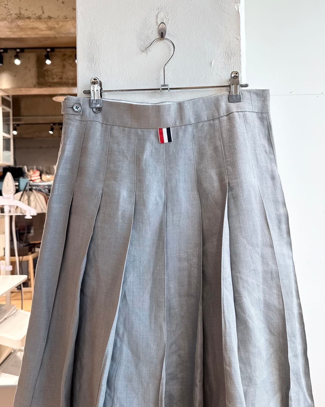 톰브라운 그레이 플리츠 린넨 미디스커트  상품이미지6