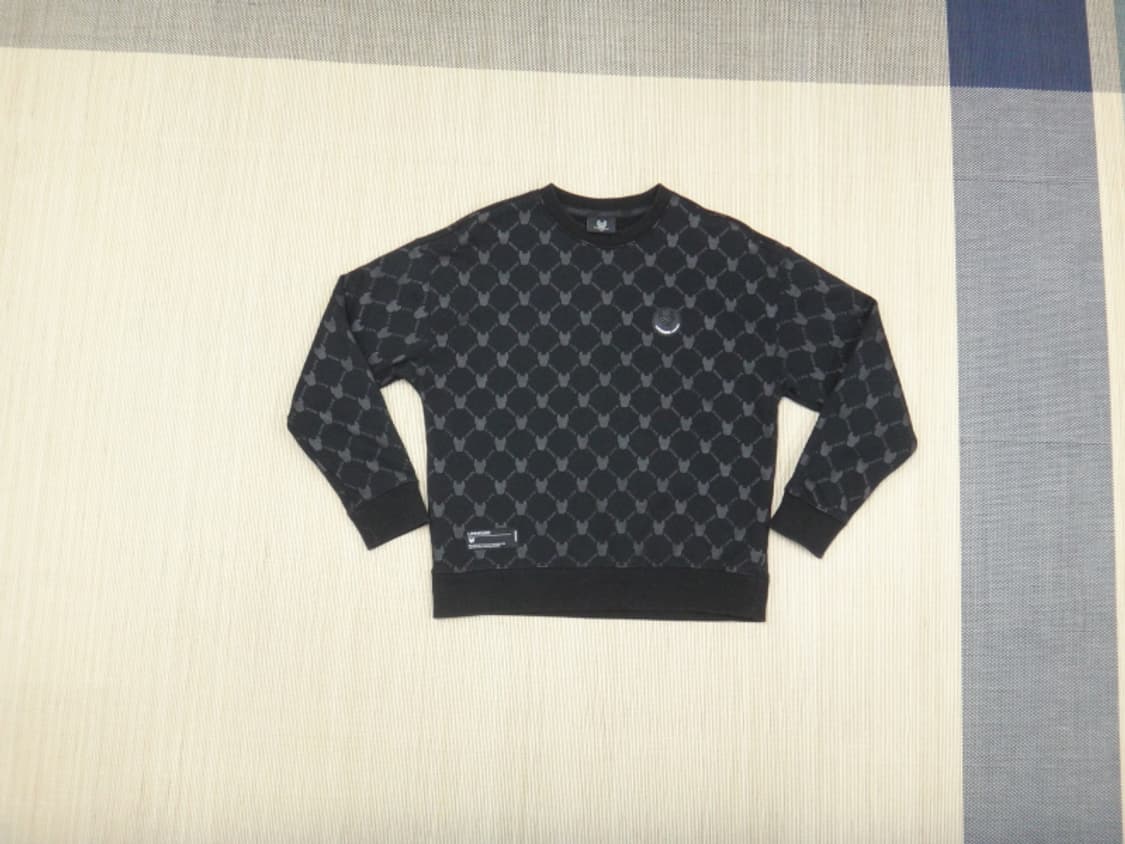 (XS) 라이프워크 모노그램 패턴 맨투맨 제트블랙 상품이미지1