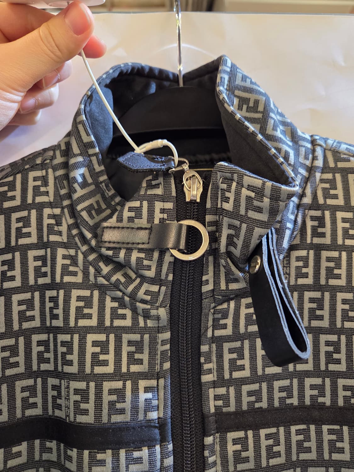 FENDI 펜디 주카패턴 하이넥 자켓💯 상품이미지2