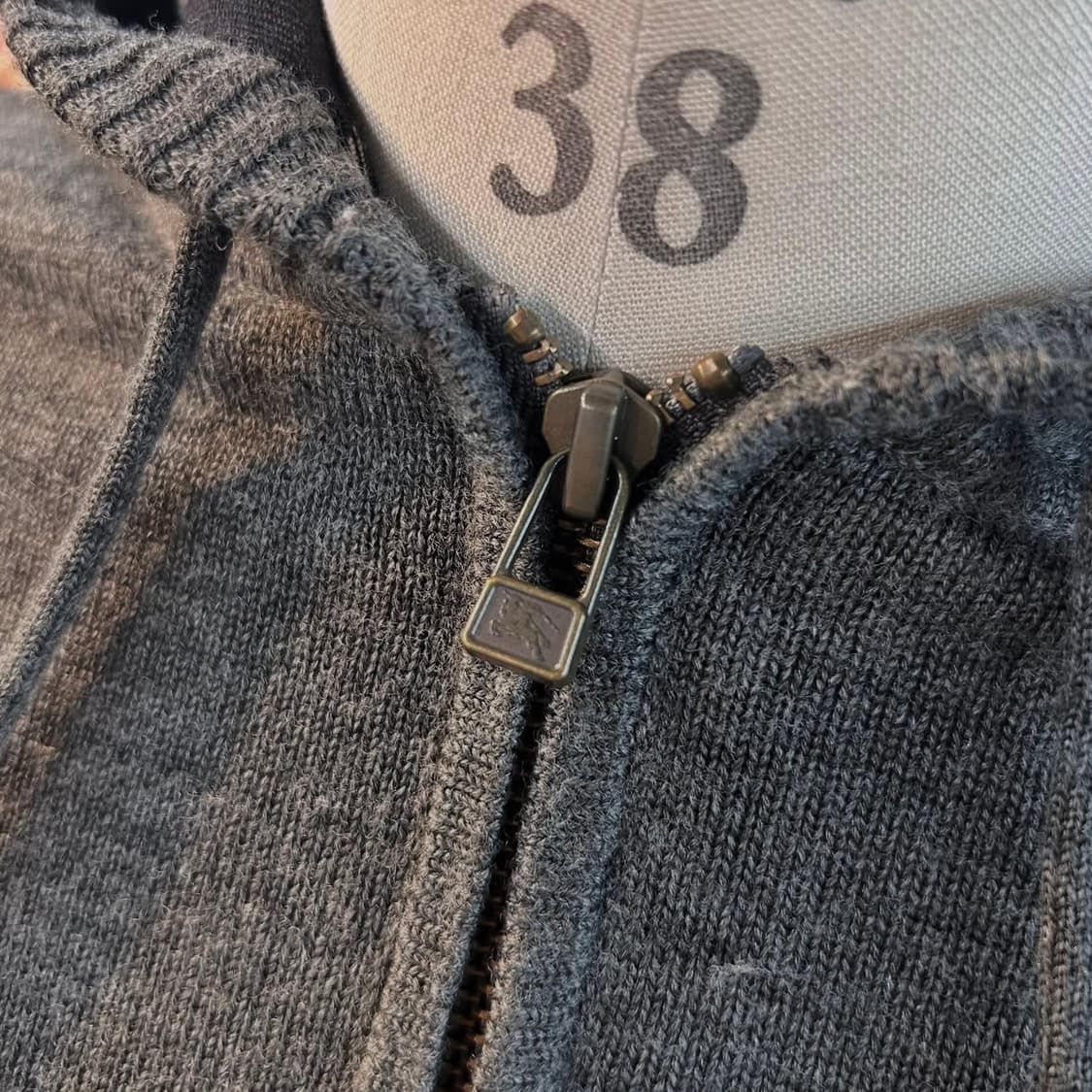 Burberry Charcoal Knit Zip-Up Hoodie 상품이미지4