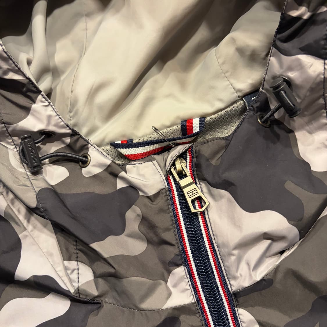 [M] 타미힐피거 카모 후드 바람막이 자켓 D824 상품이미지4