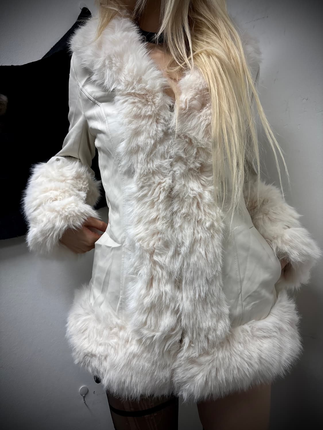 “Vintage” 00’s Rare Design White Fur Tri 상품이미지3