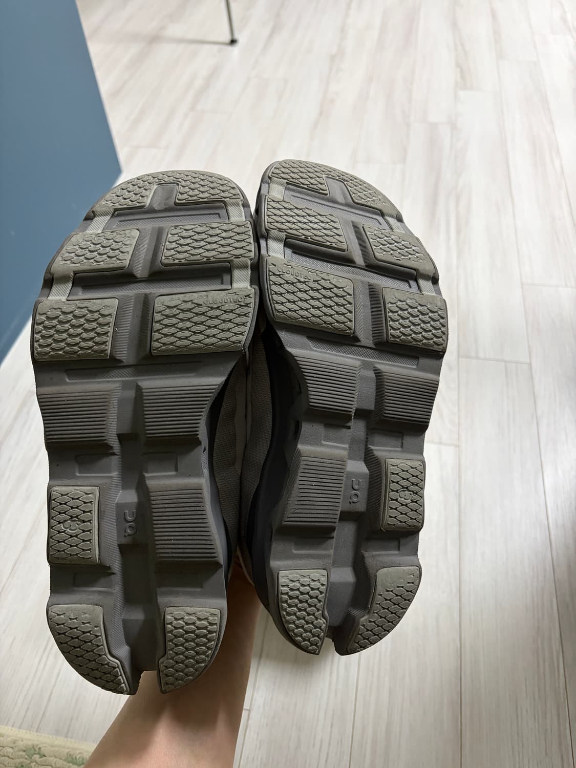 온러닝 클라우드몬스터2 260 상품이미지3