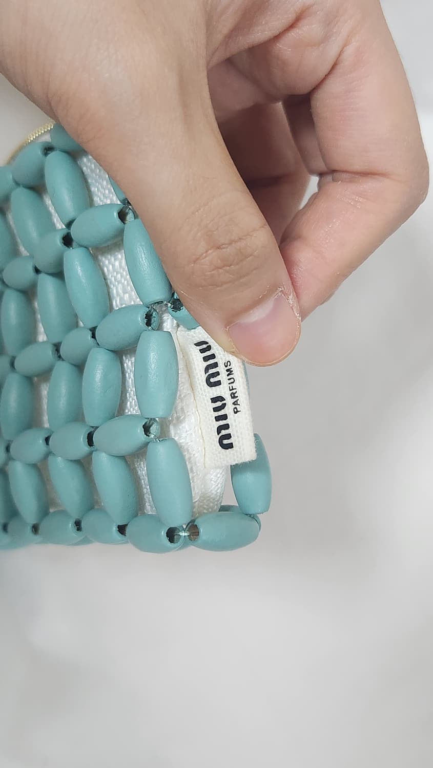 미우미우 퍼퓸 카드지갑 파우치 상품이미지1