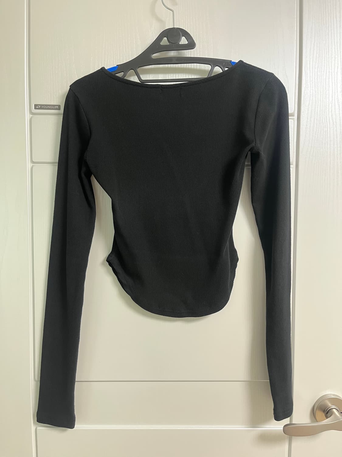 탠저 Tanger side slit top black 상품이미지2