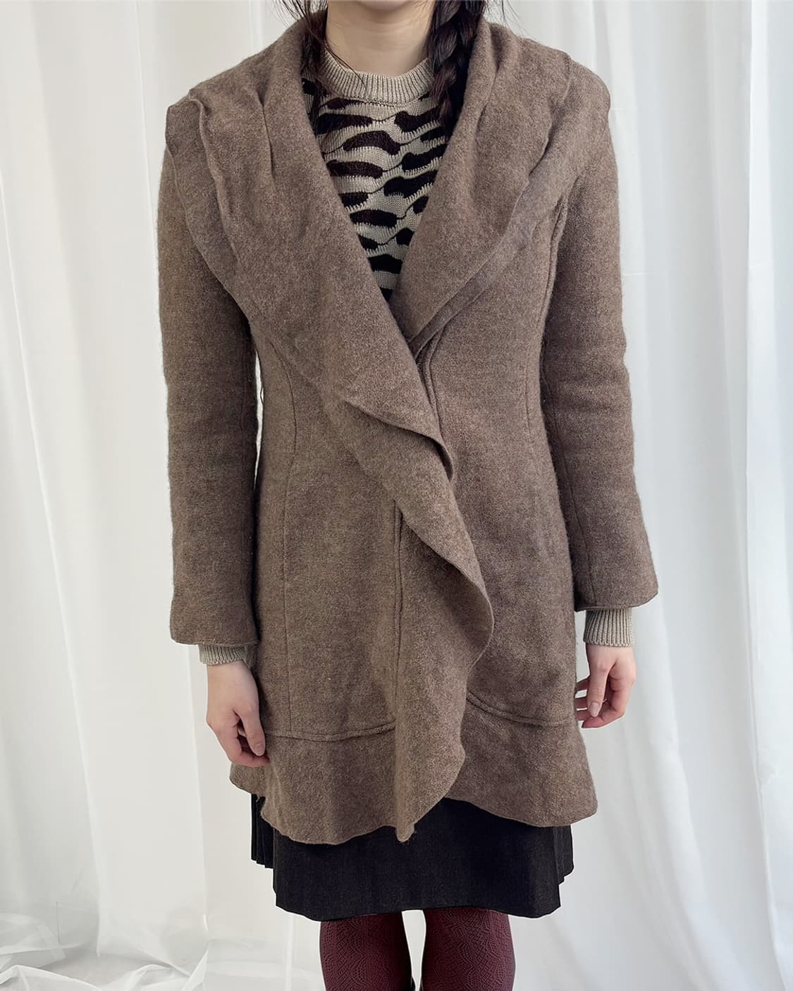 KRYDDERI 러플 플라운스 샌디베이지 코트 상품이미지4