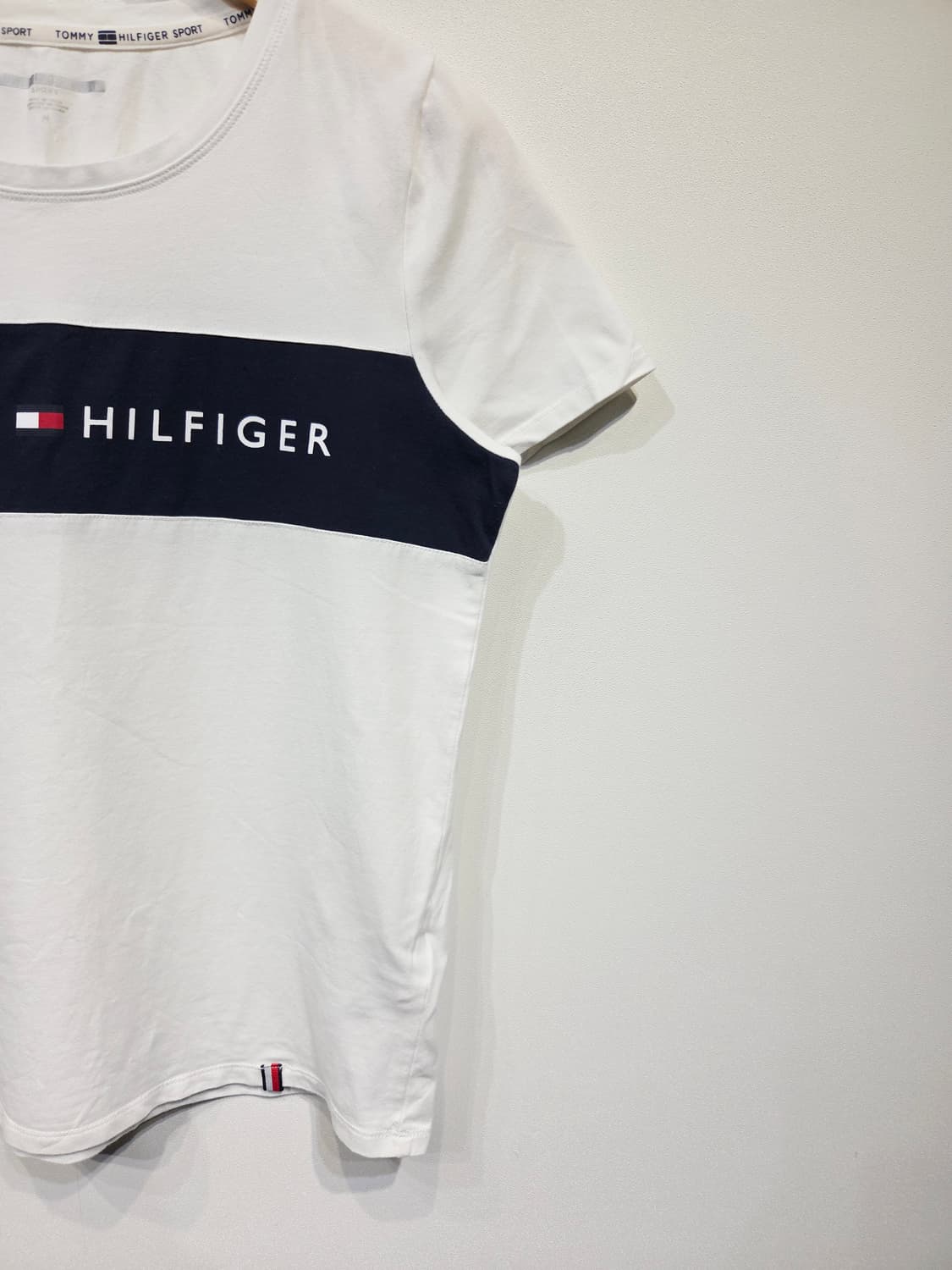타미힐피거 스포츠 빅로고 배색 반팔 티셔츠 상품이미지5