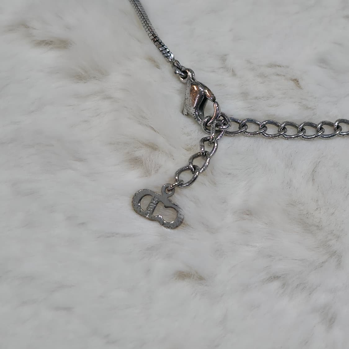 디올 트로터 dior 로고 플레이트 블랙 실버 목걸이(남녀공용) 상품이미지5