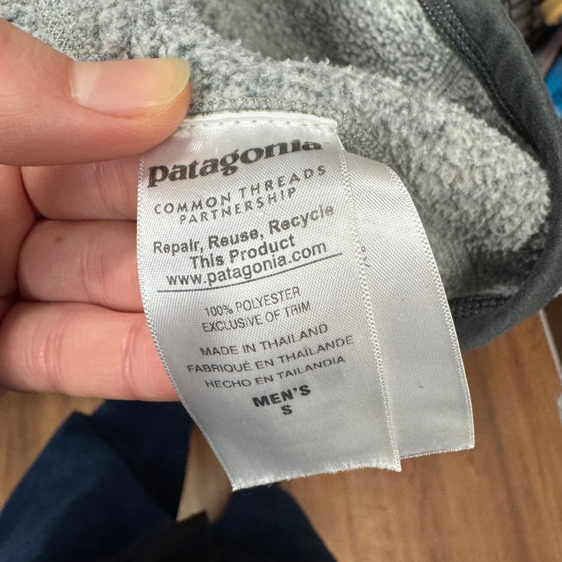 파타고니아 베터 스웨터 배색 하프 집업 전면 로고 포인트 그레이 상품이미지7