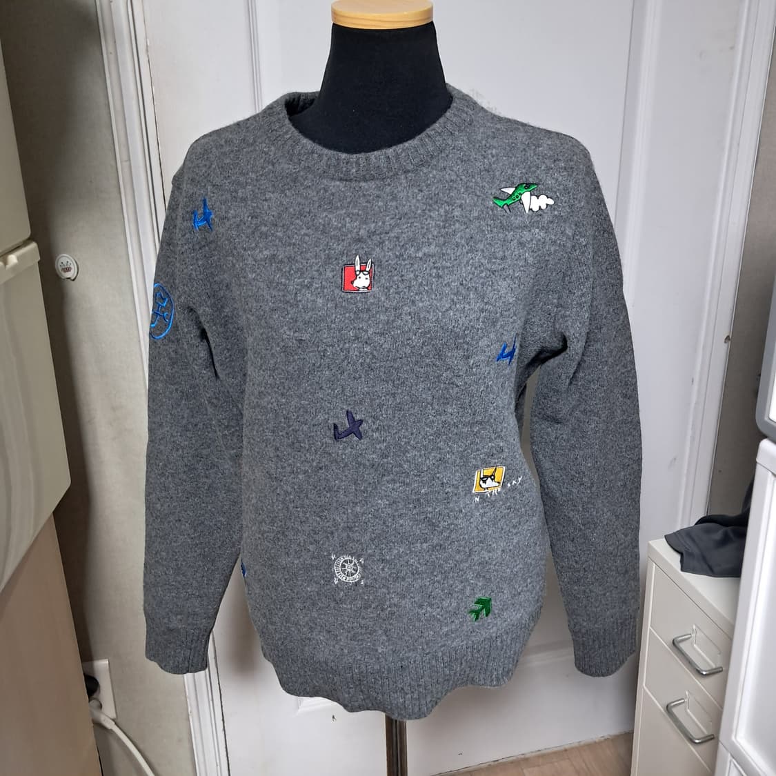 카스텔바작 자수 여성 방풍 니트 95(약66~날씬77) 상품이미지1