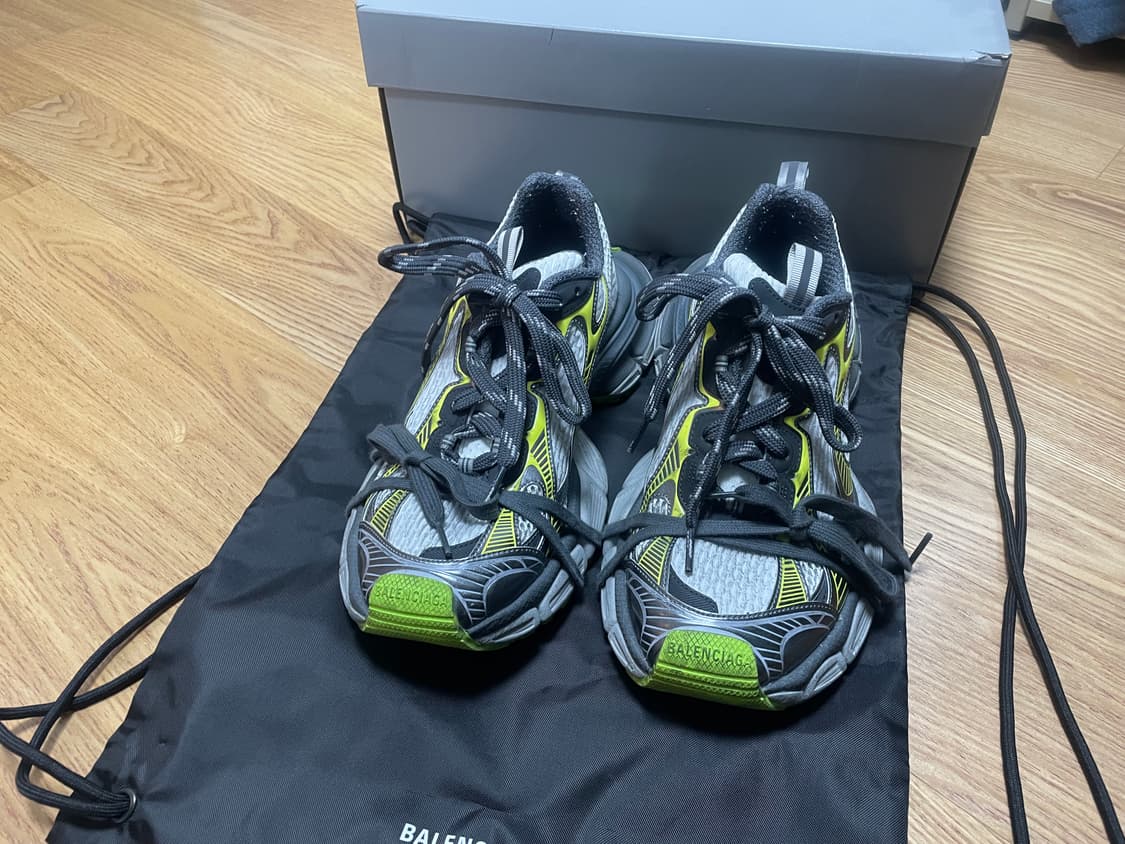 발렌시아가 3XL 사이즈43 팝니다 상품이미지1