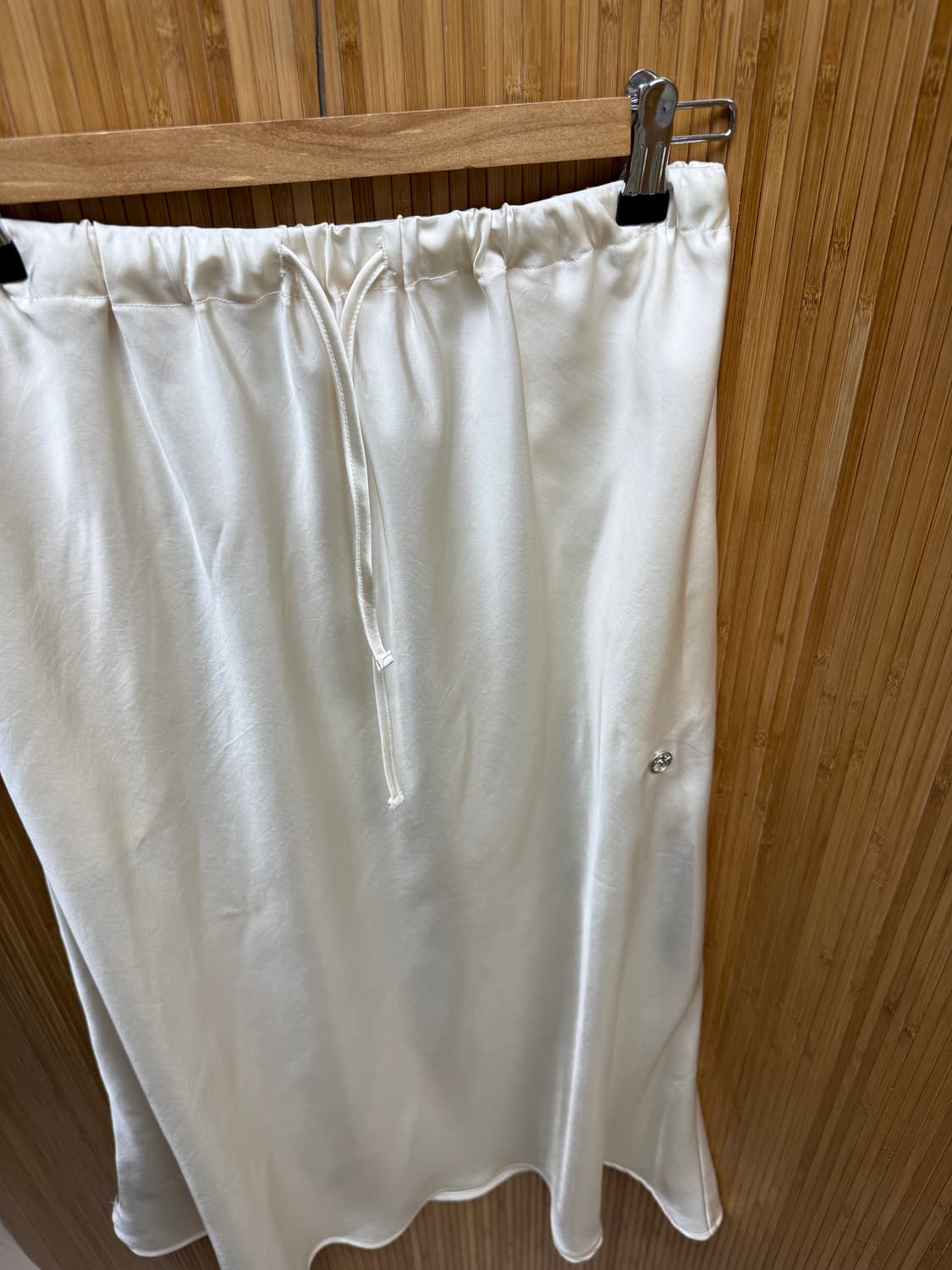 씨타 새틴 스커트 아이보리 상품이미지2