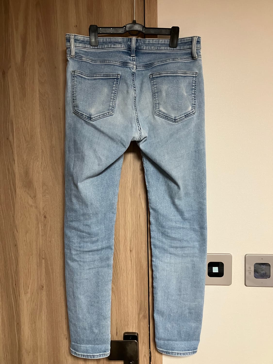 유니클로 연청 데미지 스키니진 슬림핏 청바지 데님 상품이미지2