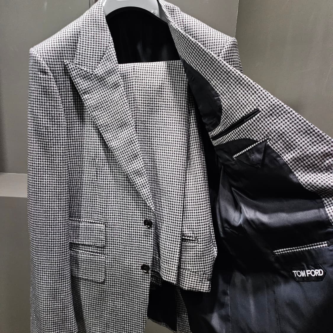 톰포드 쉘튼 울 & 실크 하운드투스 투피스 셋업 상품이미지4