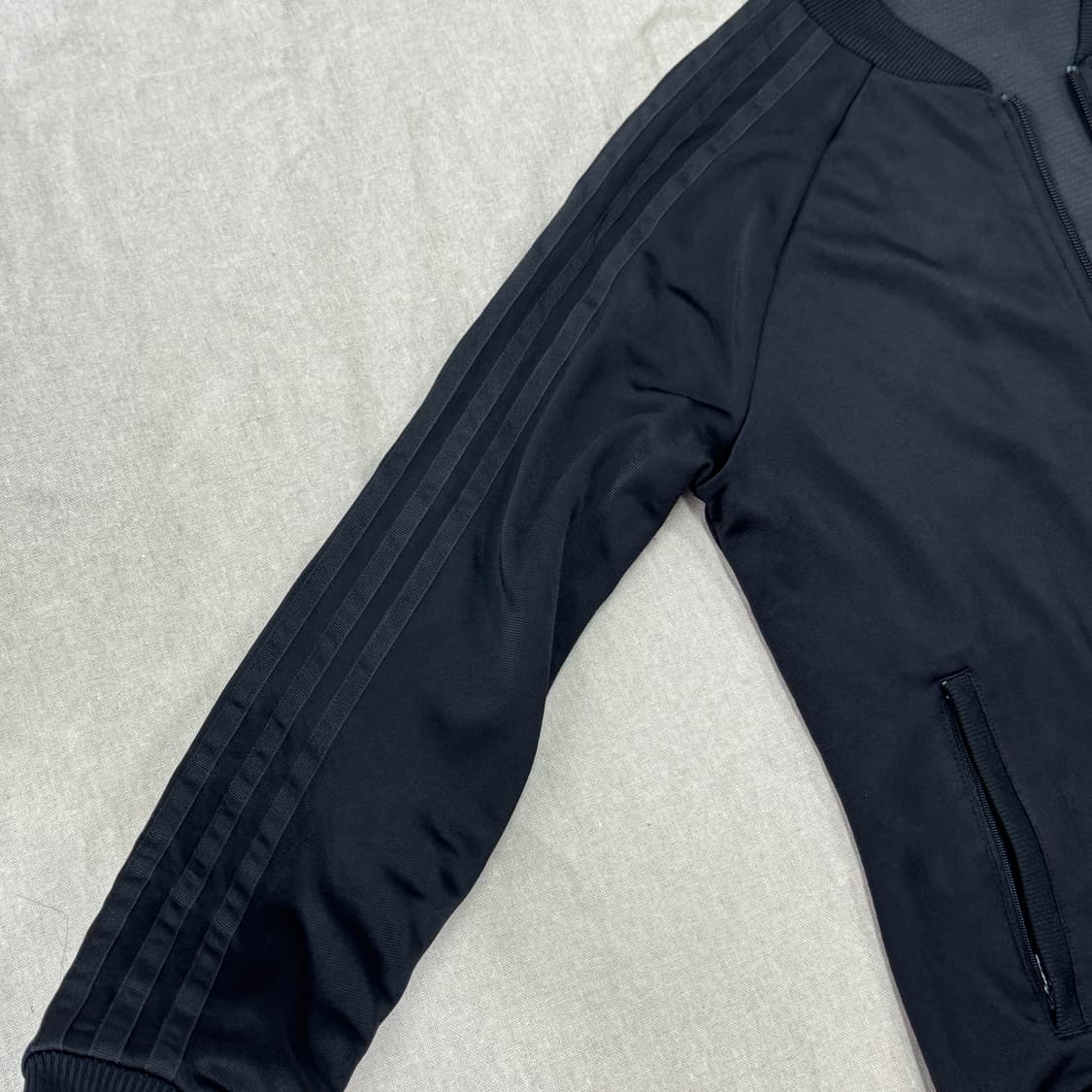 아디다스 블랙블랙 자수 라운드 져지 M 상품이미지3