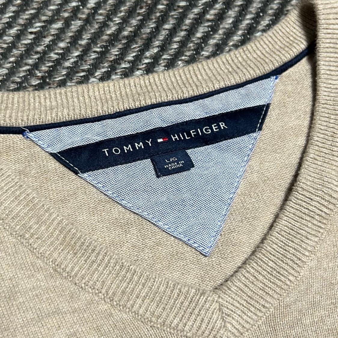 [L] Tommy 타미힐피거 베이직 브이넥 코튼 니트 상품이미지4
