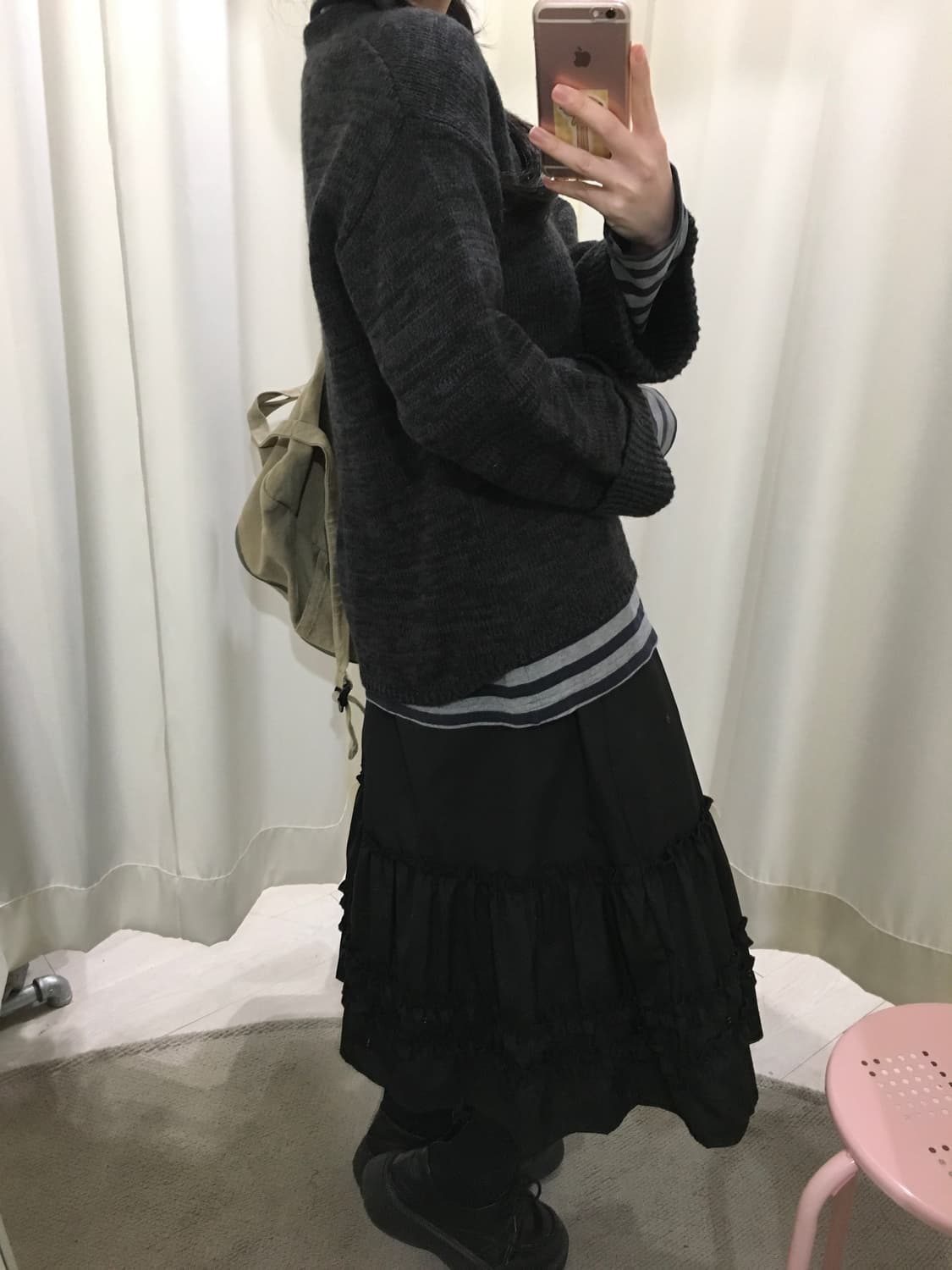 챠콜 보카시 브이넥 니트 상품이미지4