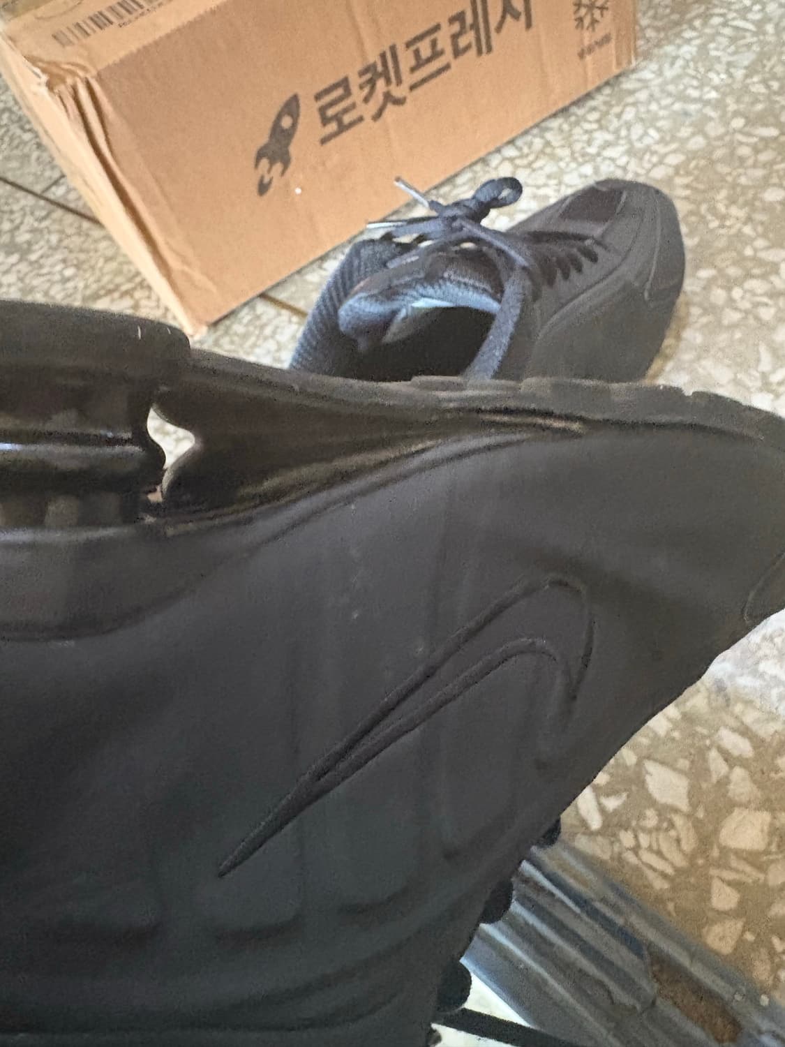 (W)나이키 샥스-275size 남자 265~270 상품이미지7