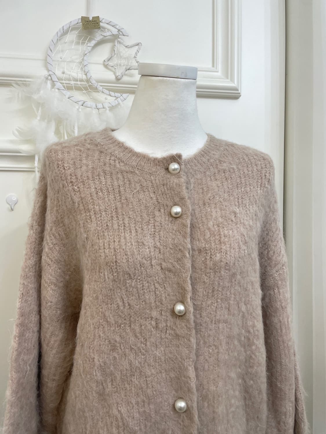 beige warm pearl button loose cardigan 상품이미지6