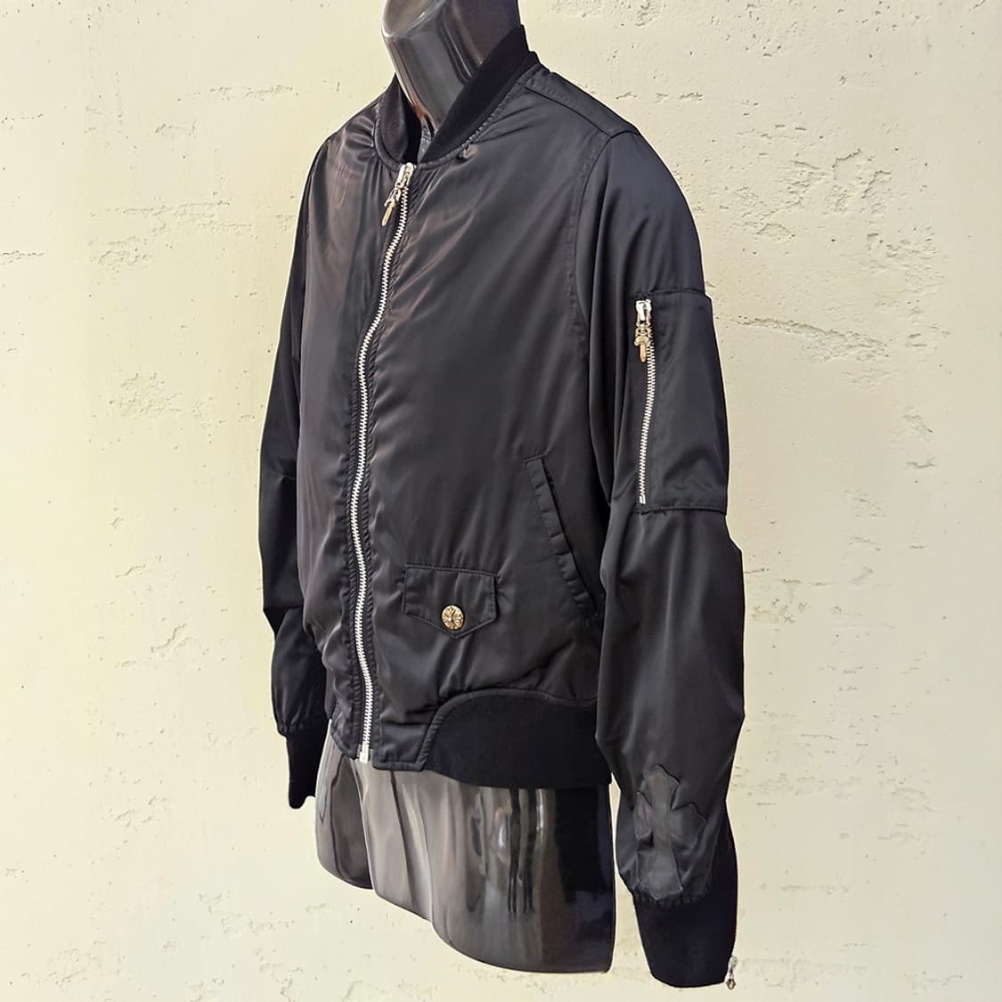 [S] 크롬하츠 크로스 레더패치 대거 봄버 블랙 C0101C013 상품이미지2