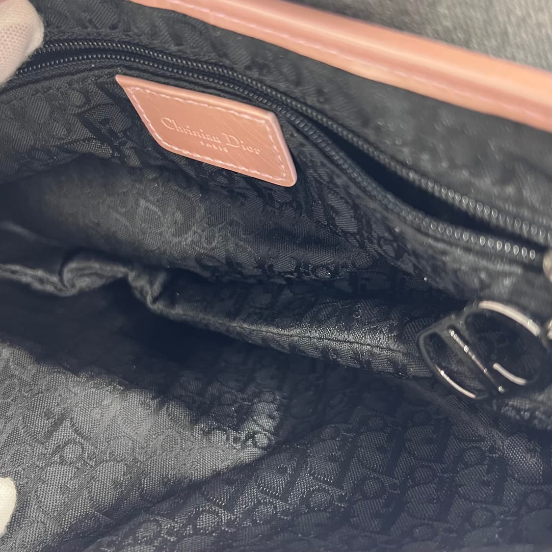 디올 새들백 흑청 데님 핑크 페이턴트 상품이미지9