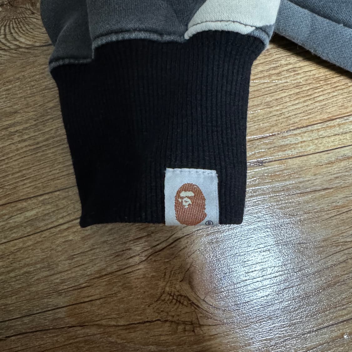 베이프 샤크후드 회색 카모 상품이미지3