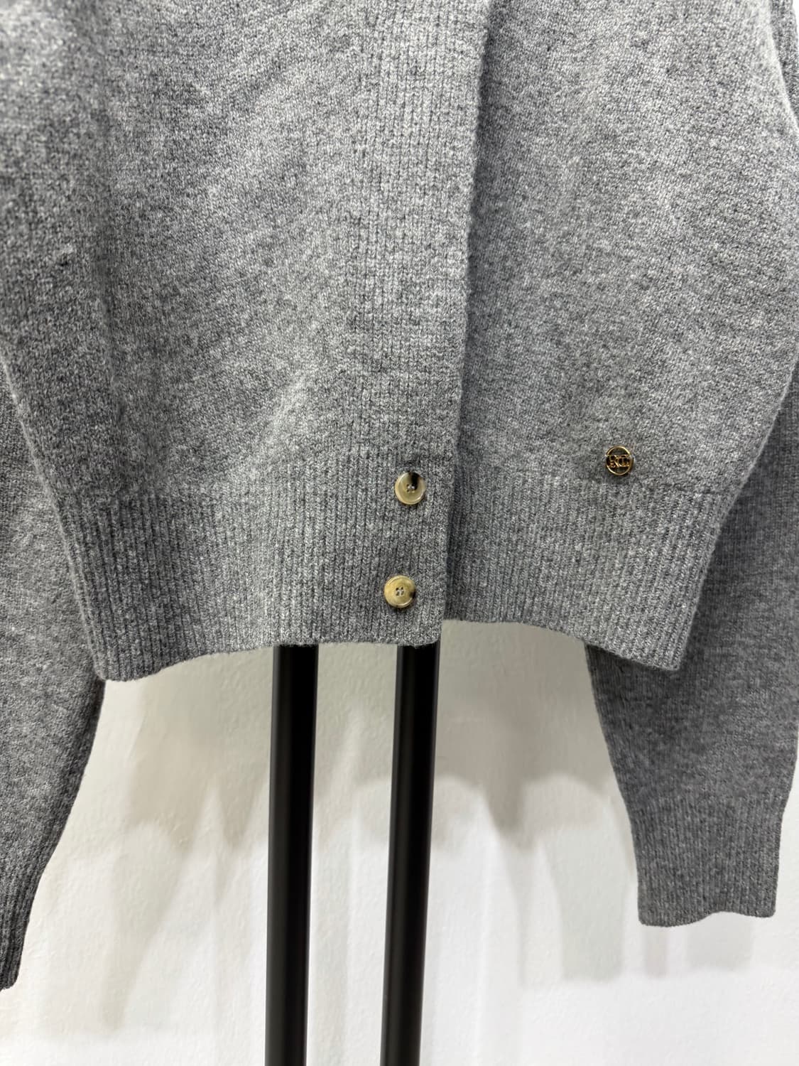 정품) 렉토 여성 회색 절개 니트 M 상품이미지4