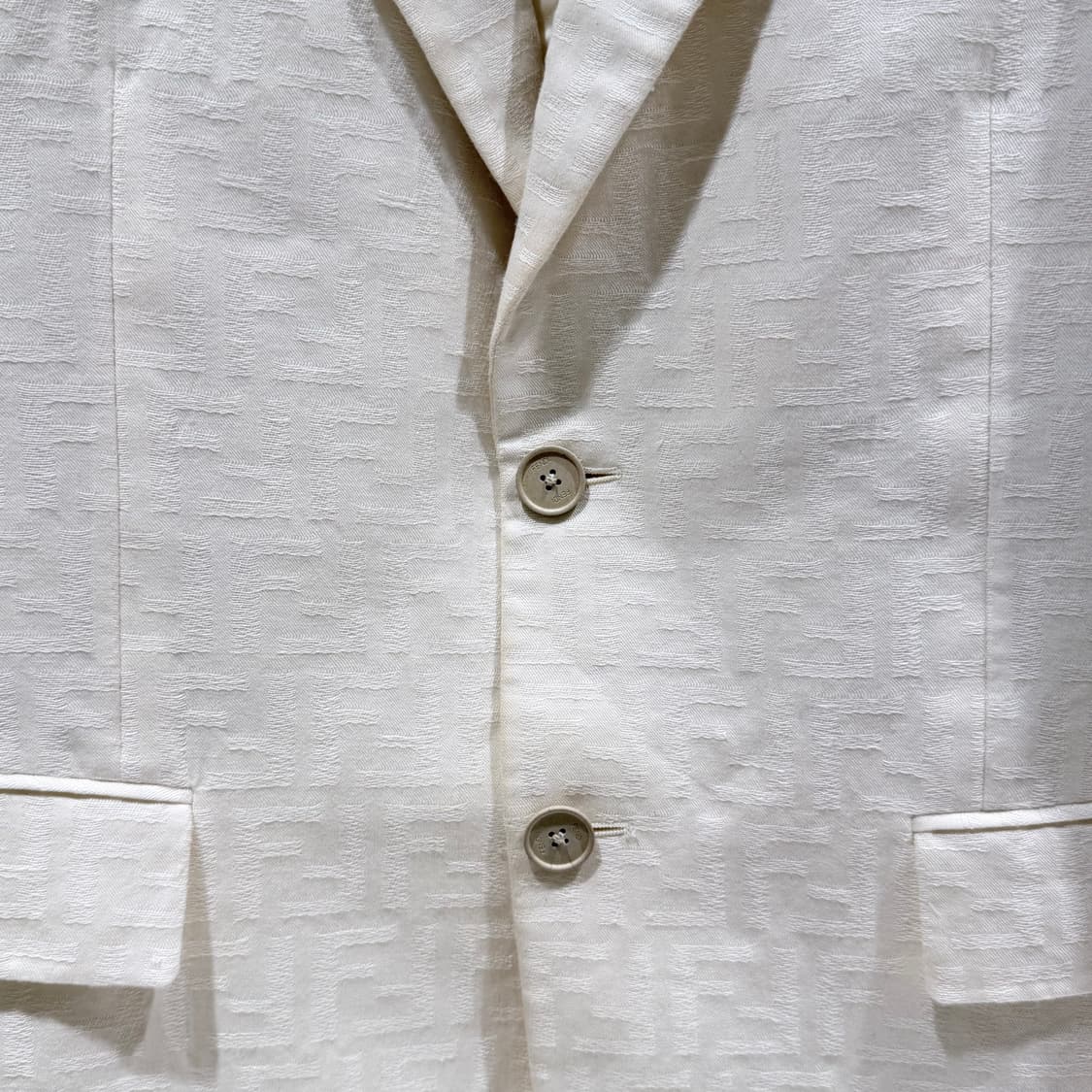 52 / 펜디 FF 모노그램 화이트 블레이저 자켓 / 택 달림 상품이미지4