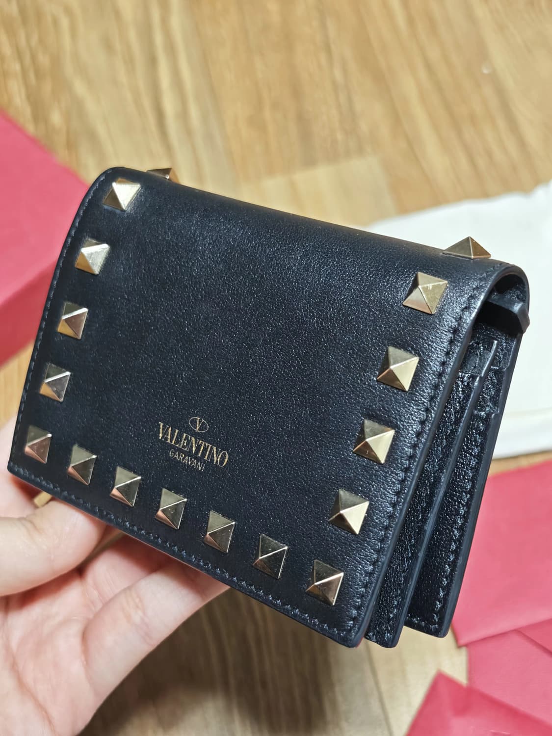 발렌티노 락스터드 반지갑 블랙 판매합니다! 상품이미지7