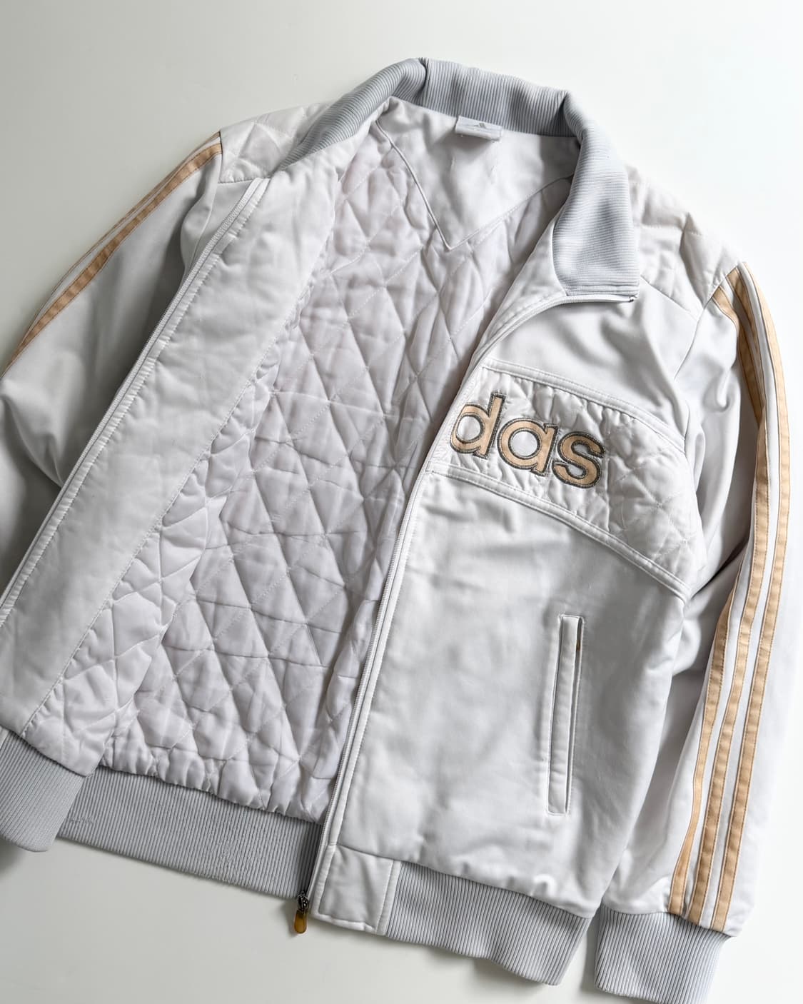 Adidas 아디다스 화이트/베이지골드 레터링로고 패디드 자켓 상품이미지2