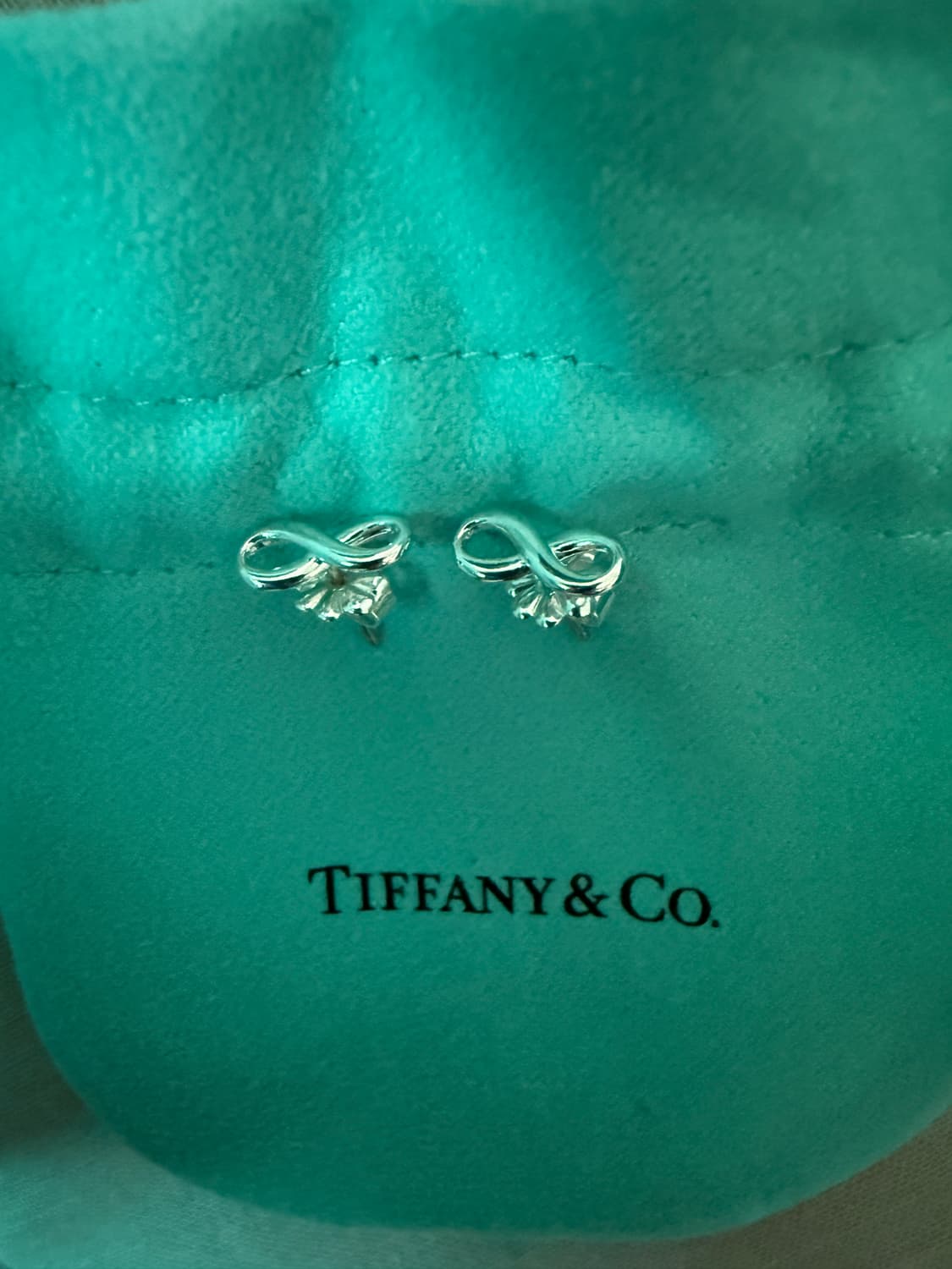 티파니앤코 인피니티 귀걸이 새제품 판매 상품이미지4