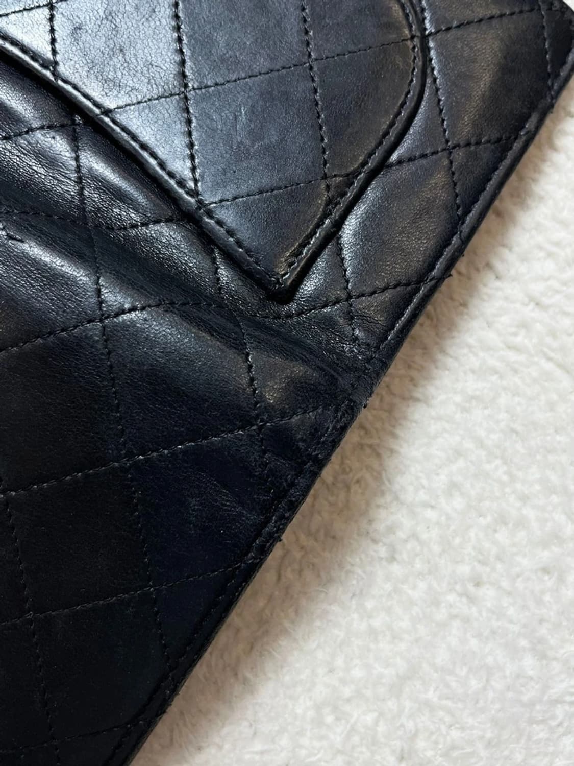 샤넬 클래식 퀼팅 램스킨 장지갑 A1663 상품이미지3