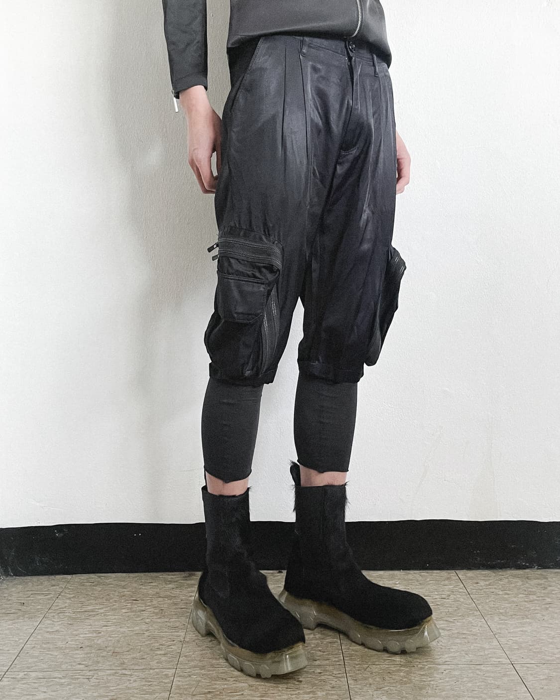 닐바렛 실크 드레이프 카고포켓 카프리팬츠 상품이미지3