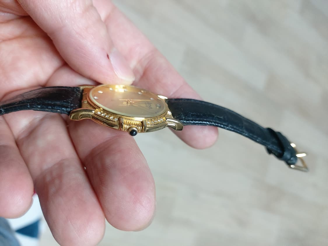 금장 Arthis 쿼츠 남성 시계입니다. 상품이미지2