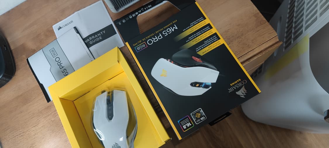 # 커세어 M65 PRO RGB 게이밍 인체공학 마우스 급처 상품이미지3