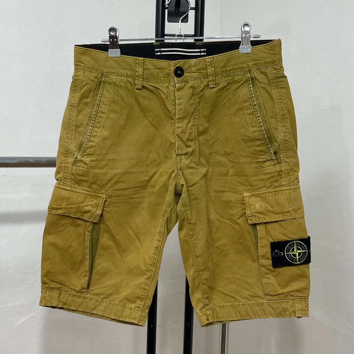 스톤아일랜드(Stone Island) 코튼 카고 반바지 상품이미지1