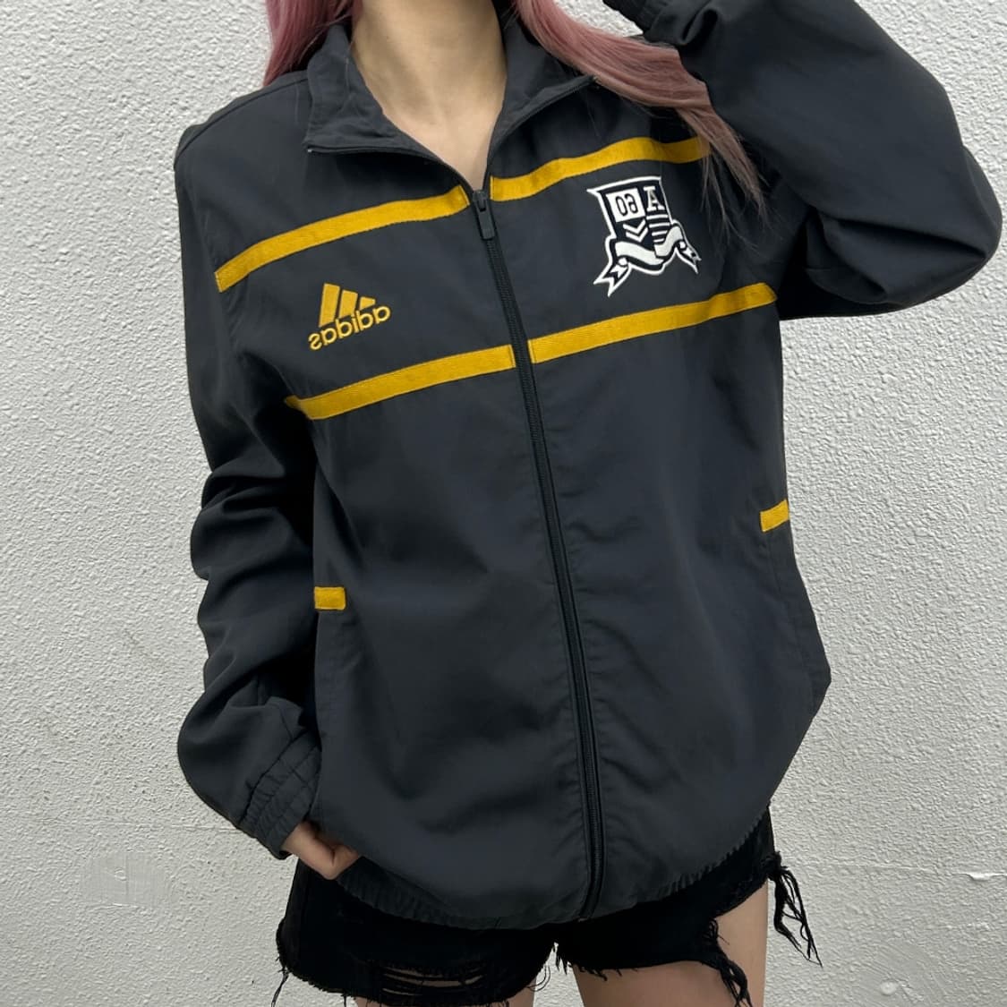 아디다스 에센셜 옐로우 배색 차콜 바람막이 L 상품이미지1